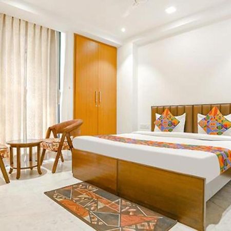Fabexpress Aerosky Deluxe - Nr Yashobhoomi Convention Centre Hotel Delhi  Exterior photo