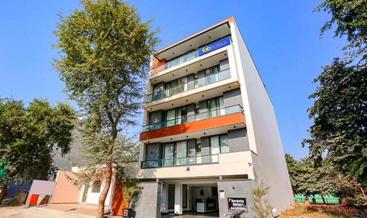 Fabexpress Aerosky Deluxe - Nr Yashobhoomi Convention Centre Hotel Delhi  Exterior photo
