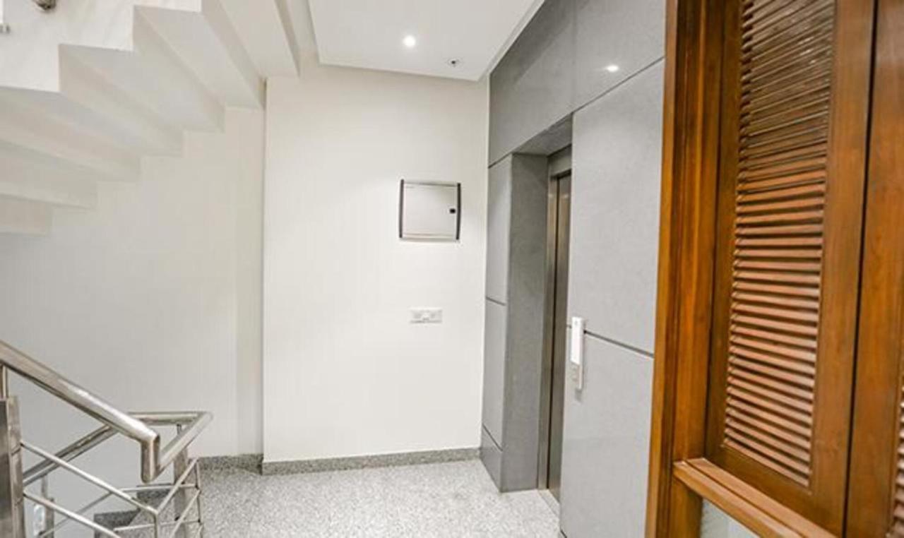 Fabexpress Aerosky Deluxe - Nr Yashobhoomi Convention Centre Hotel Delhi  Exterior photo
