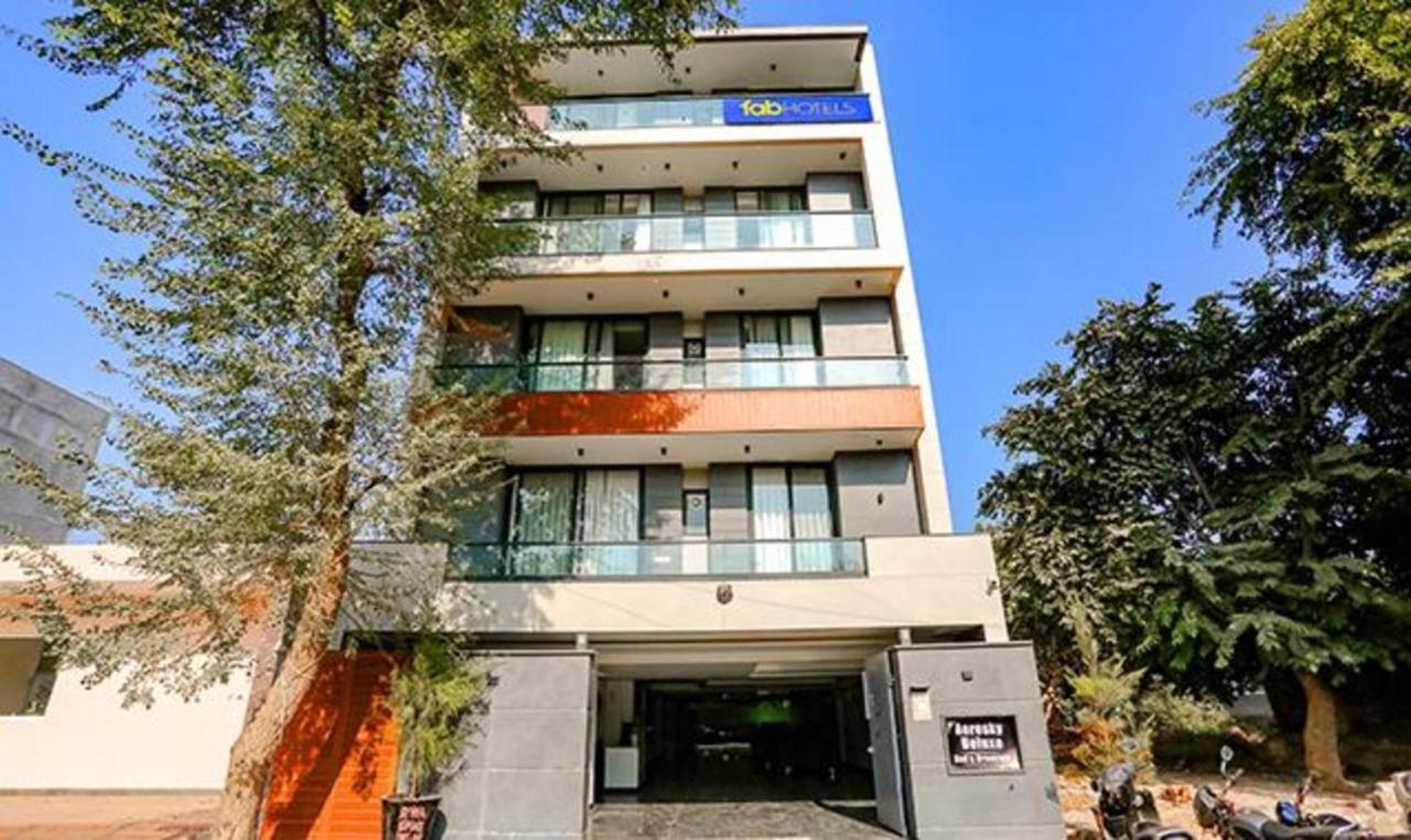 Fabexpress Aerosky Deluxe - Nr Yashobhoomi Convention Centre Hotel Delhi  Exterior photo