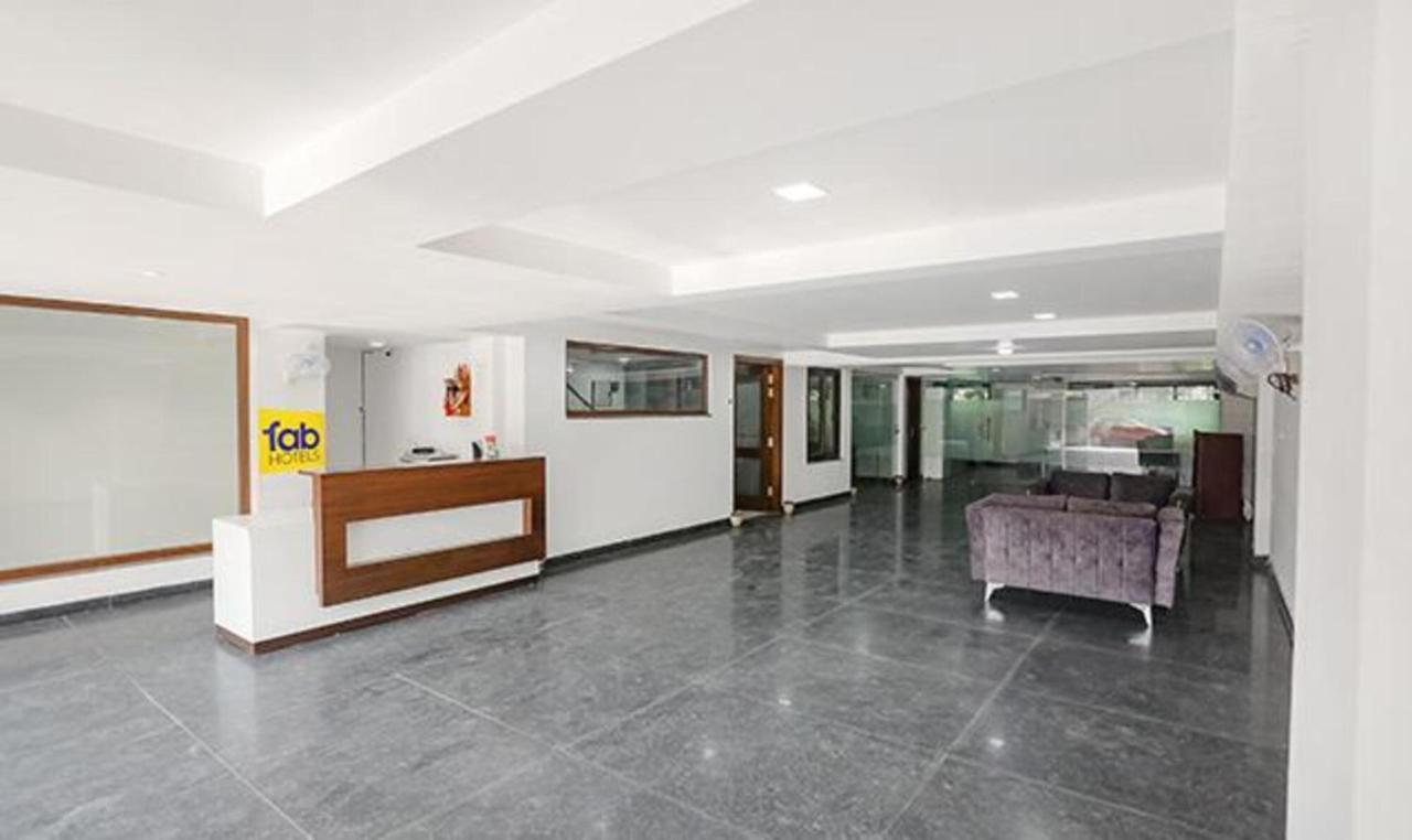 Fabexpress Aerosky Deluxe - Nr Yashobhoomi Convention Centre Hotel Delhi  Exterior photo