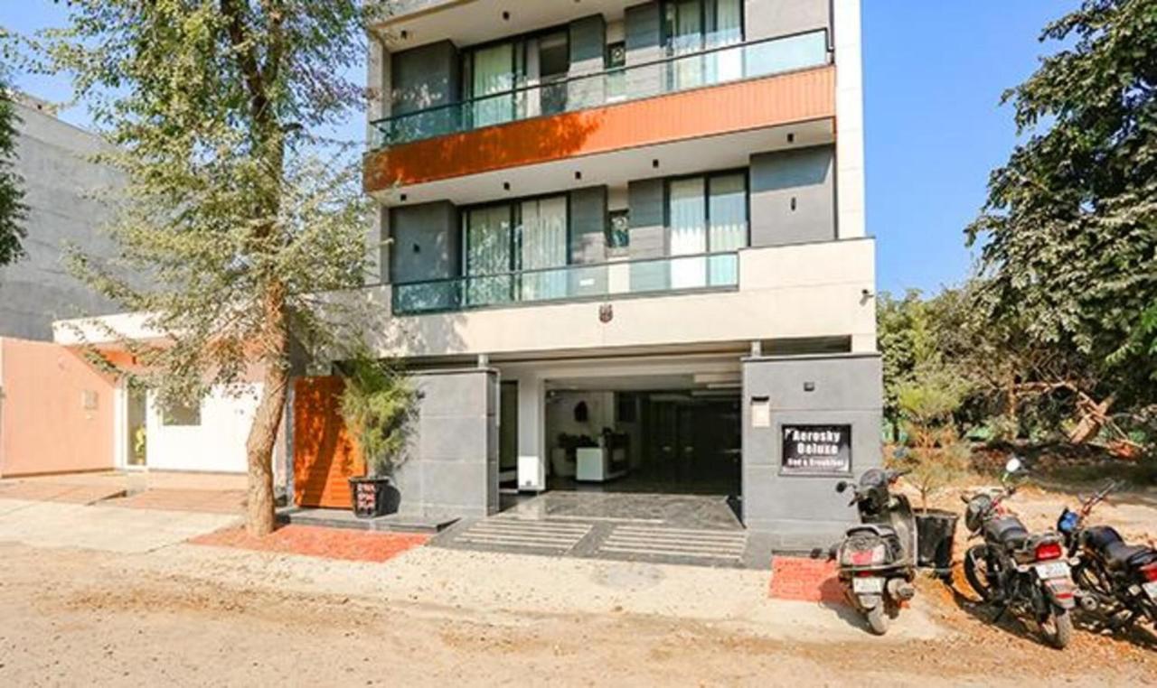 Fabexpress Aerosky Deluxe - Nr Yashobhoomi Convention Centre Hotel Delhi  Exterior photo