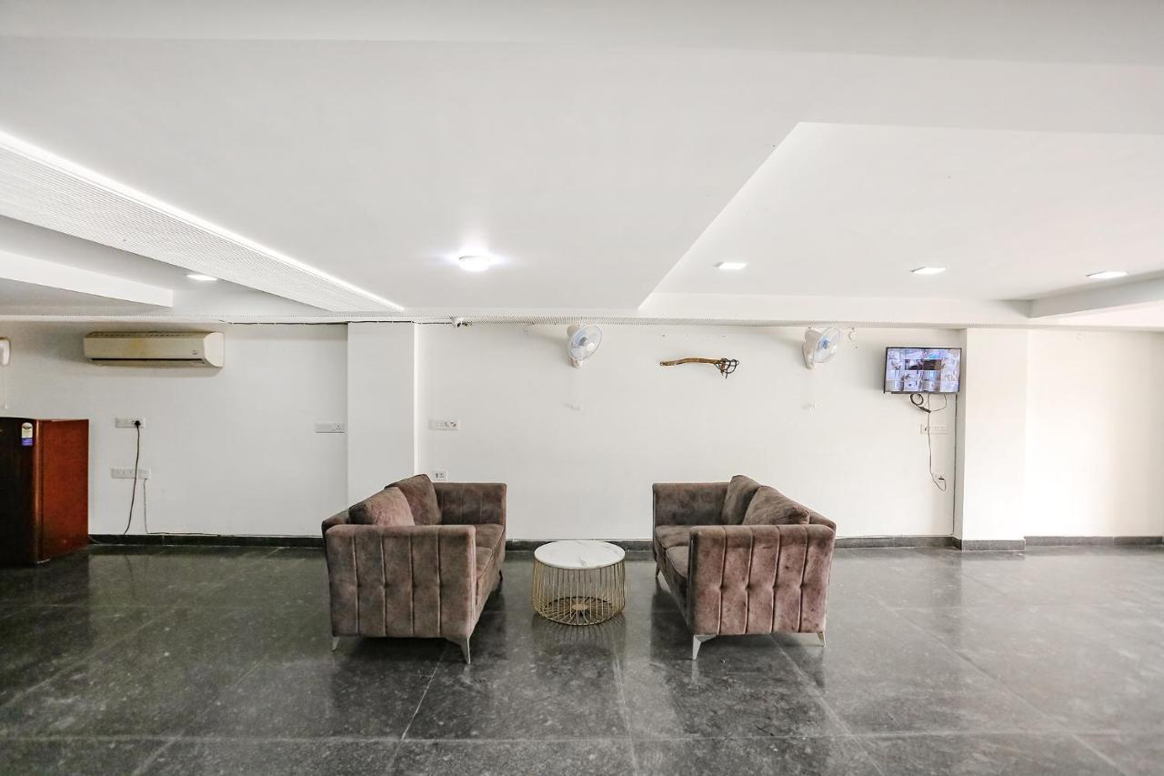Fabexpress Aerosky Deluxe - Nr Yashobhoomi Convention Centre Hotel Delhi  Exterior photo