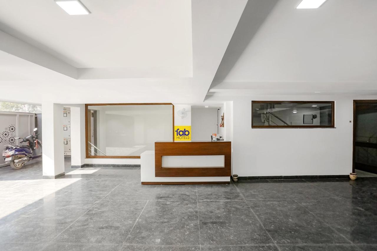 Fabexpress Aerosky Deluxe - Nr Yashobhoomi Convention Centre Hotel Delhi  Exterior photo